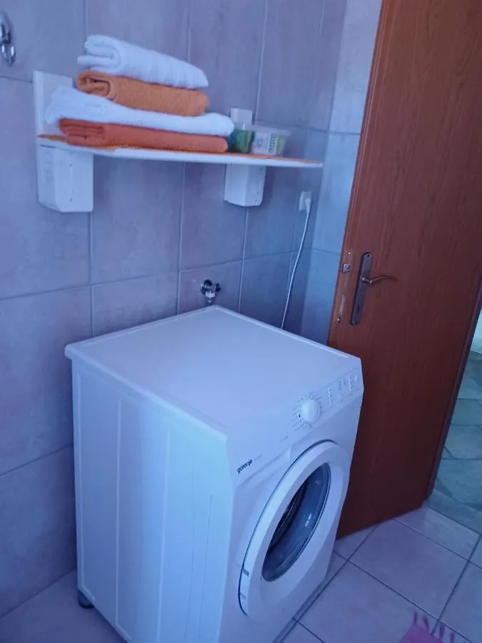Apartments Ivic 拉布 0*,  克罗地亚